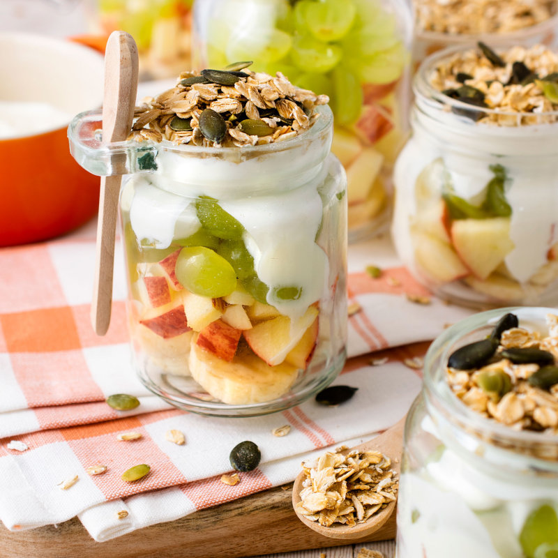 Fruity yoghurt oaty pots
